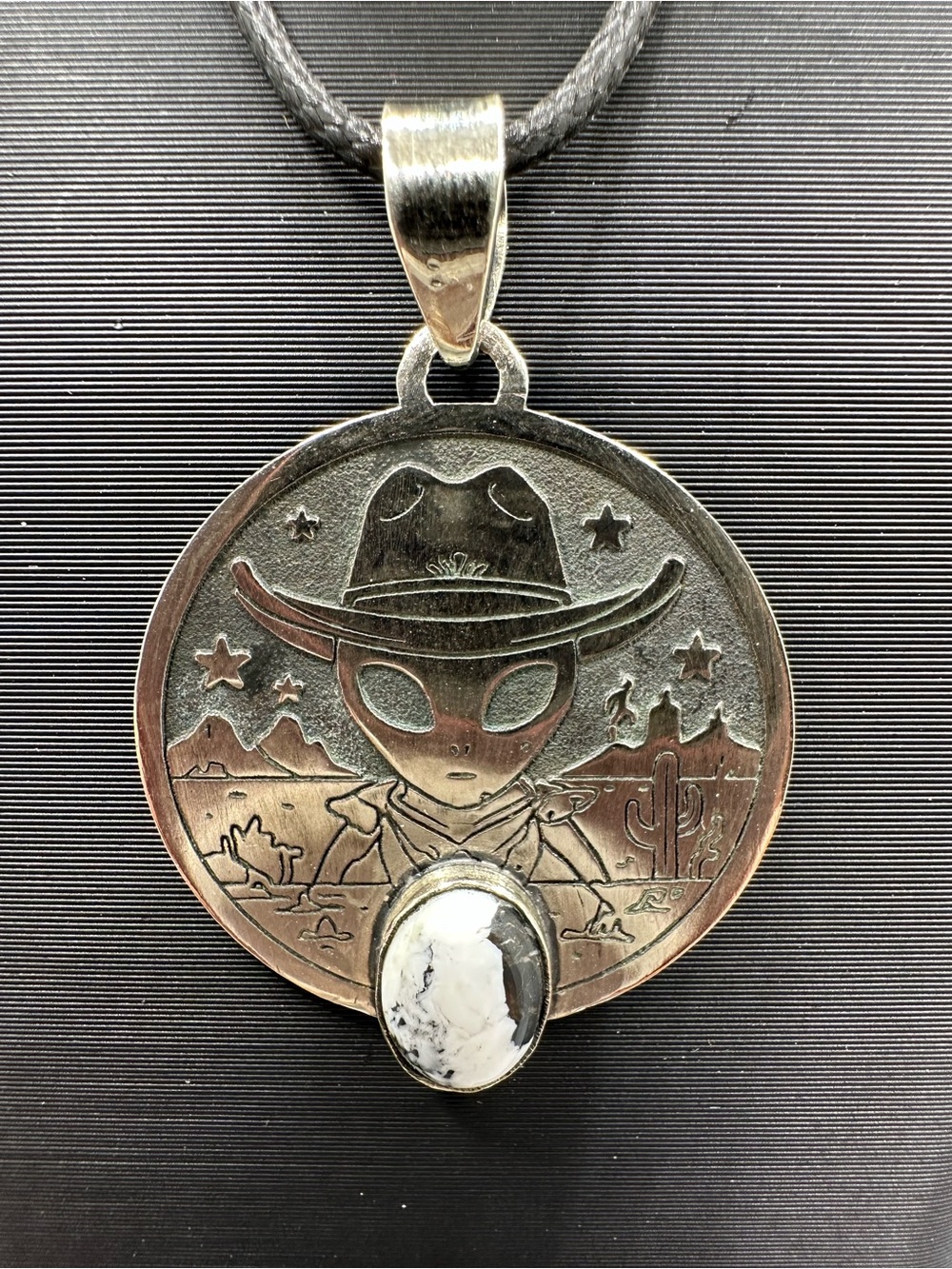 👽 White Buffalo Sterling Silver 925 Cowboy Alien Necklace Pendant Handmade